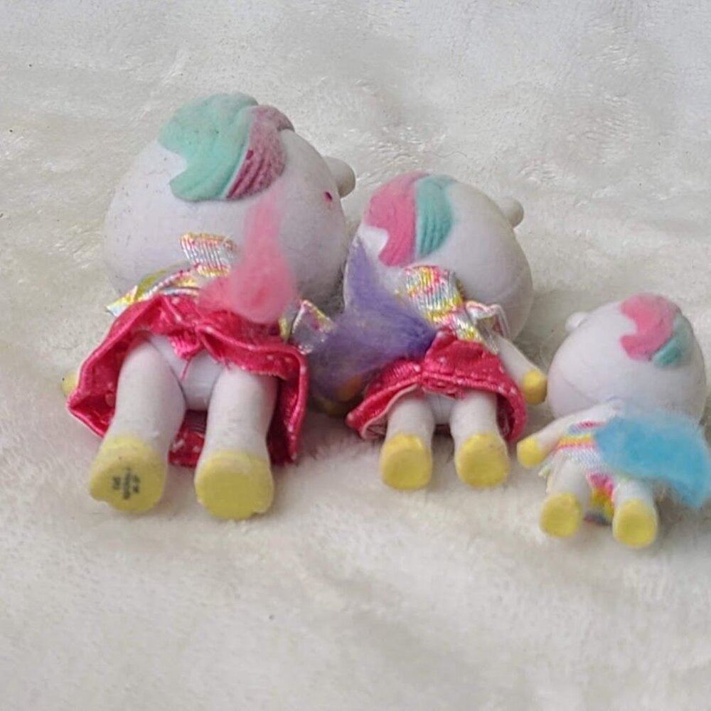 Lot of 7 Flocked Toy Figurines Lil Woodzeez Fox Honey Bee Acres Unicorn Family - Picture 9 of 12